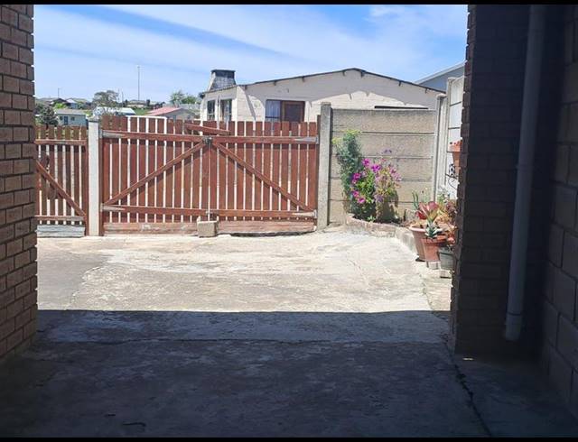 4 BEDROOM HOUSE FOR SALE IN PARKDENE